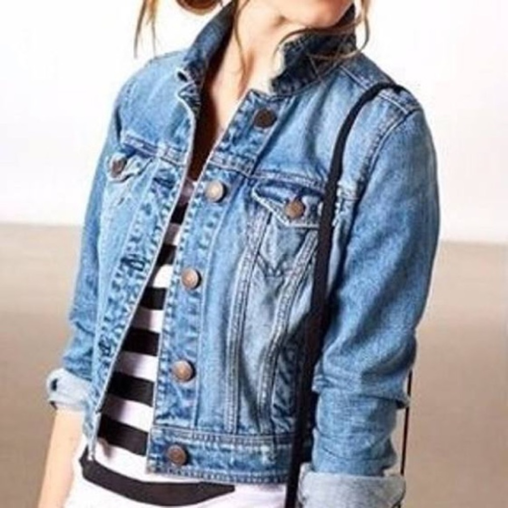 American Eagle cropped distressed denim jacket